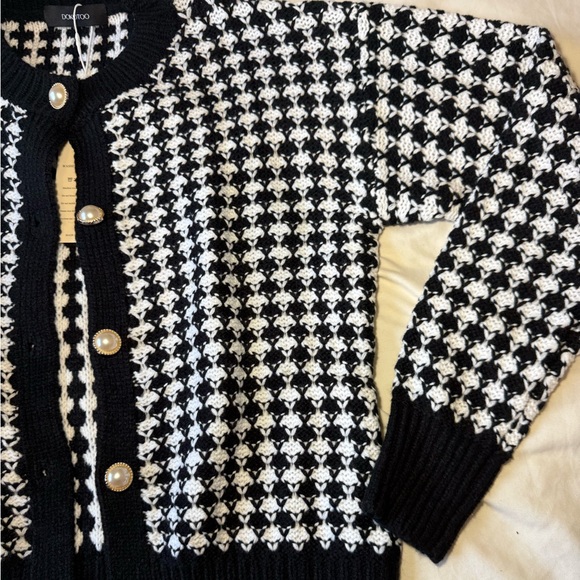 Cardigan Sweater V Neck Button Down Plaid Knit - Picture 3 of 7